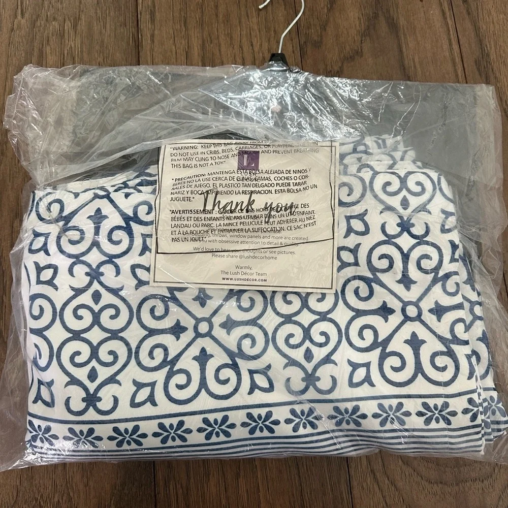 Lush Decor Teardrop Leaf Navy 52” x 84” Room Darkening Curtain Panel Set